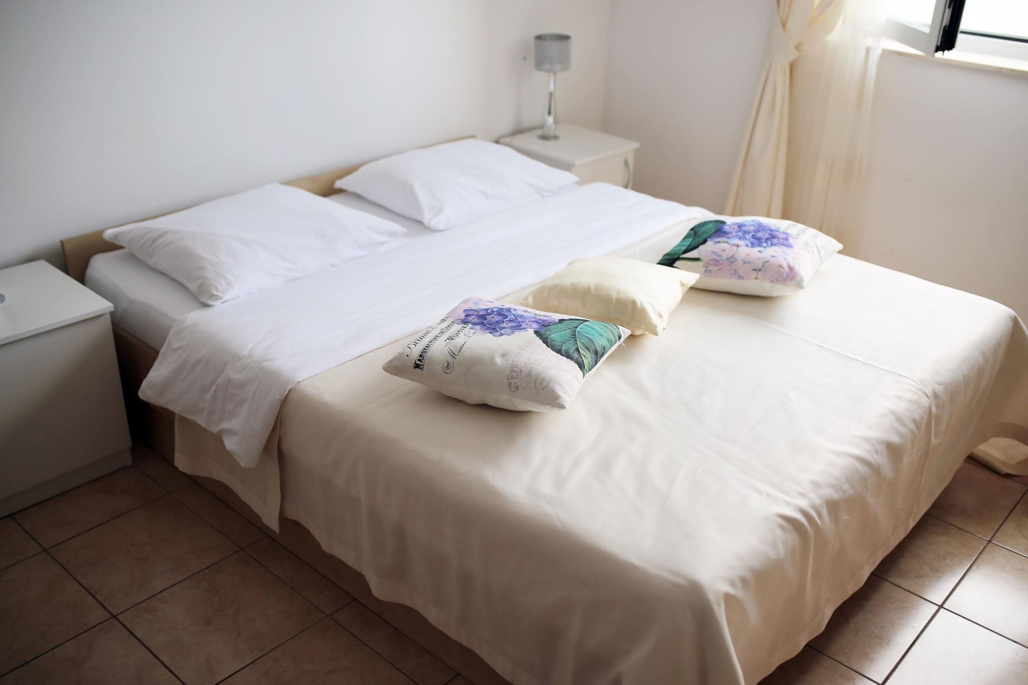 Apartments Tamarix ヴィンイェラック エクステリア 写真