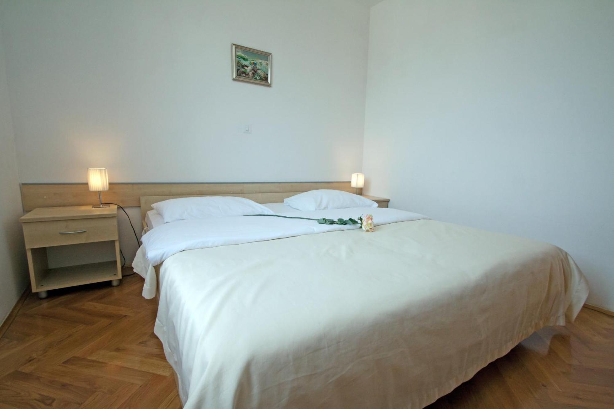 Apartments Tamarix ヴィンイェラック エクステリア 写真