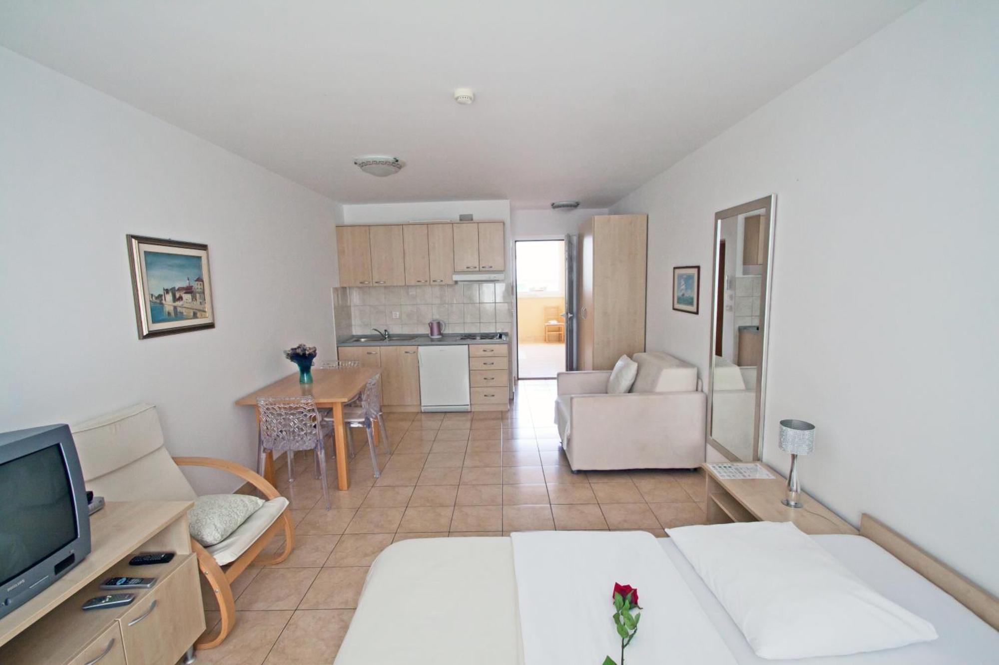 Apartments Tamarix ヴィンイェラック エクステリア 写真