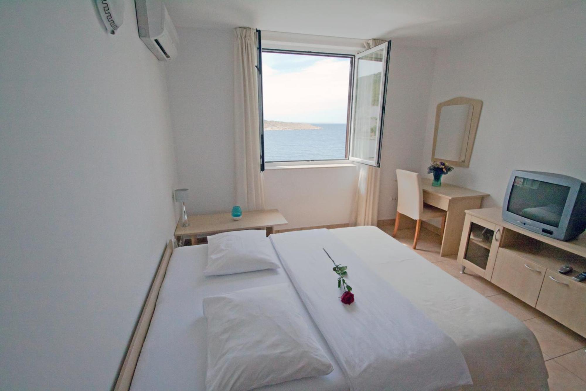 Apartments Tamarix ヴィンイェラック エクステリア 写真