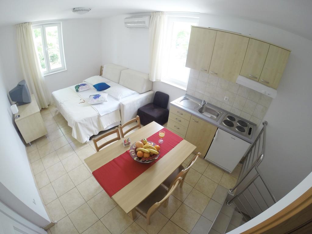Apartments Tamarix ヴィンイェラック エクステリア 写真
