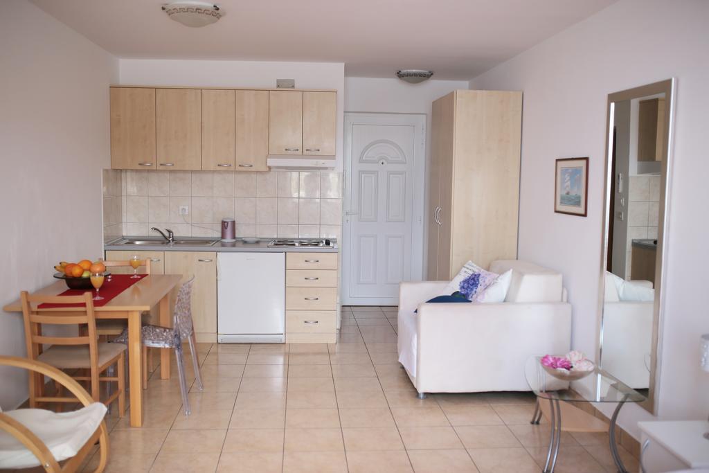Apartments Tamarix ヴィンイェラック エクステリア 写真