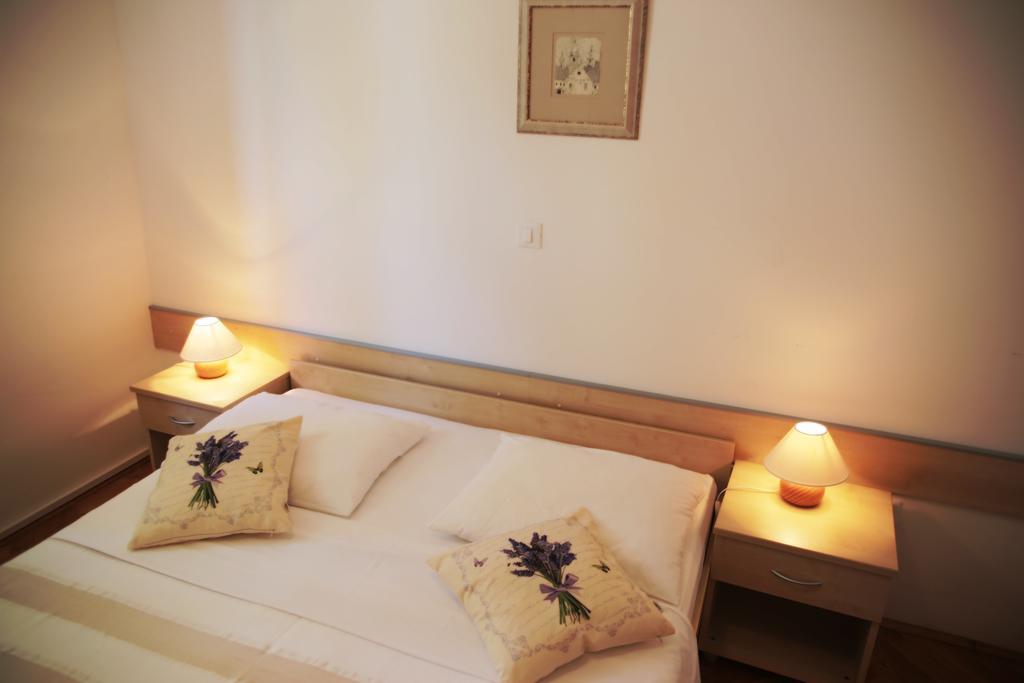 Apartments Tamarix ヴィンイェラック エクステリア 写真