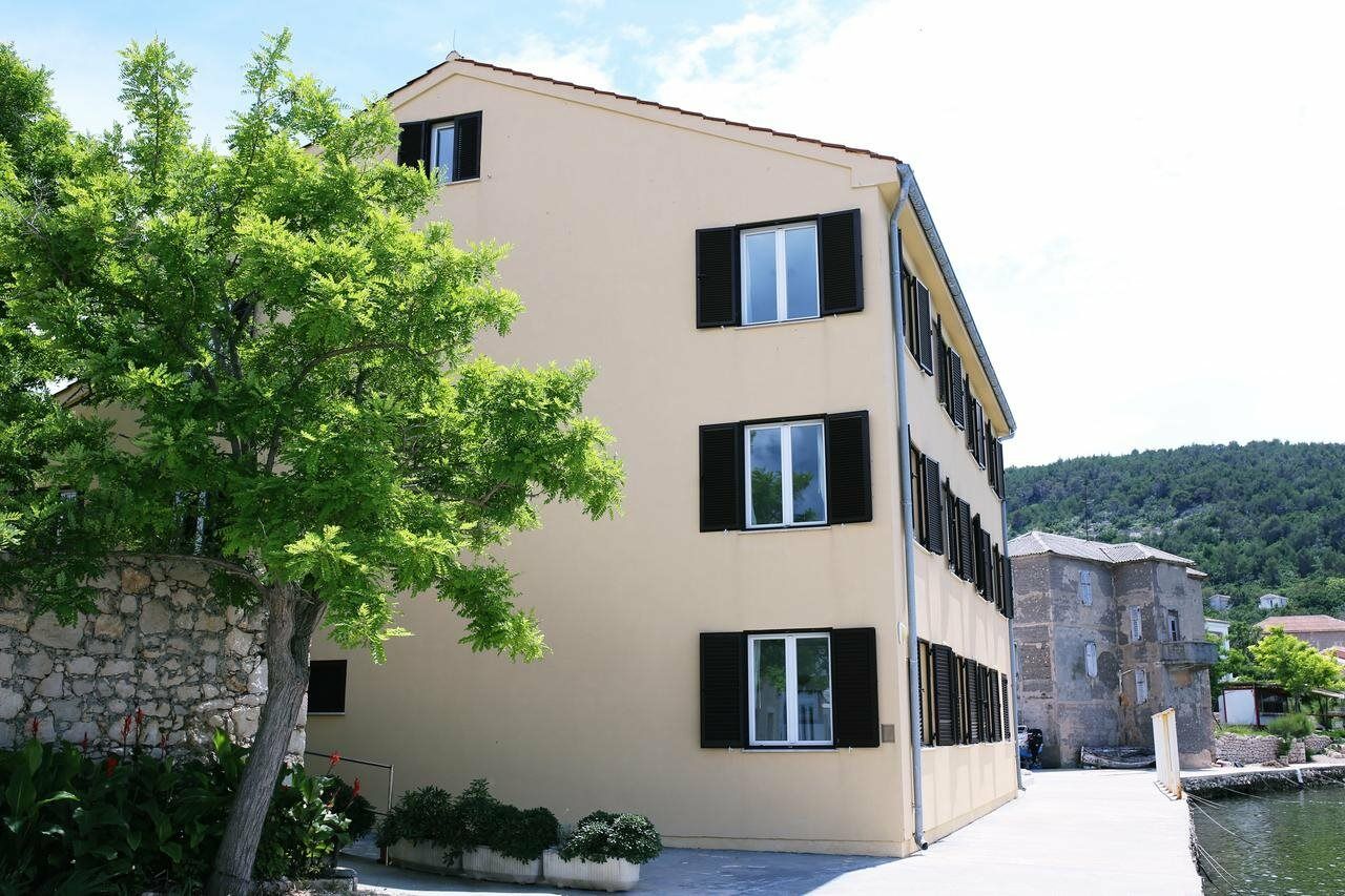 Apartments Tamarix ヴィンイェラック エクステリア 写真